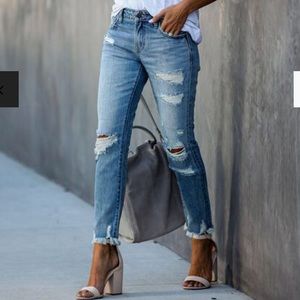 Distressed Boyfriend Jeans 🍁👖NWT